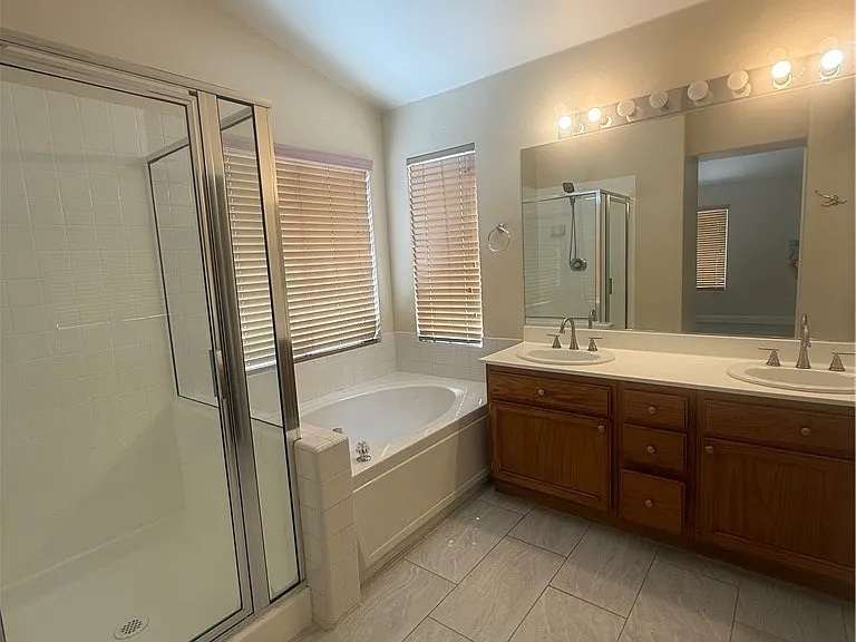 7562 Reindeer Ct — Photo 15