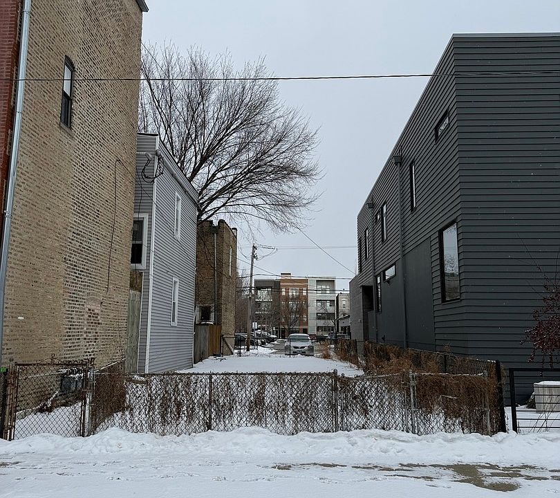 1st image of 2050 W Superior St