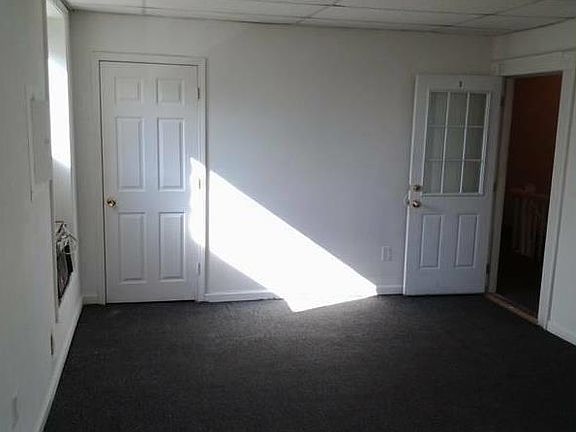 5th image of 1115 Felix St