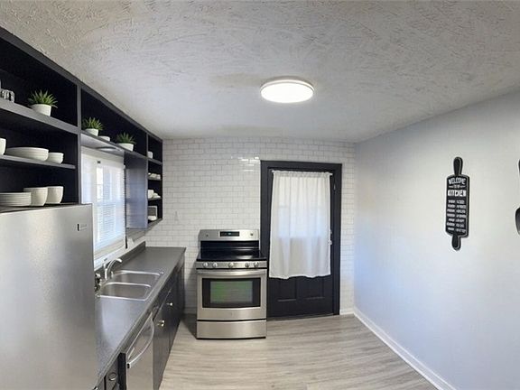 3rd image of 224 N Allen St