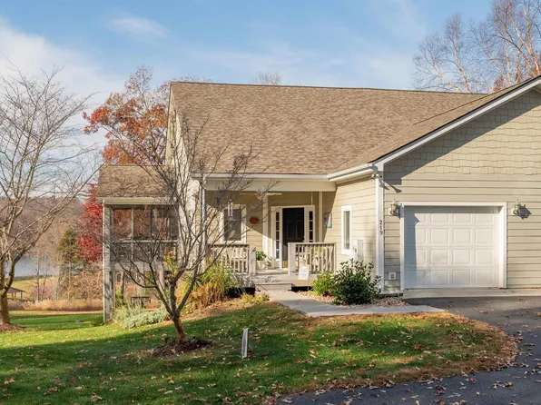219 Retreat Ln #219, Huddleston, VA 24104