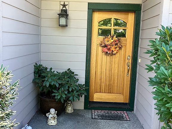 3rd image of 2139 SW Ford St
