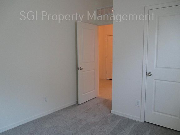4th image of 321 S Soledad Ct
