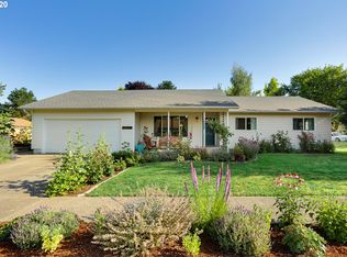 823 E Hemlock Ln, Newberg, OR 97132