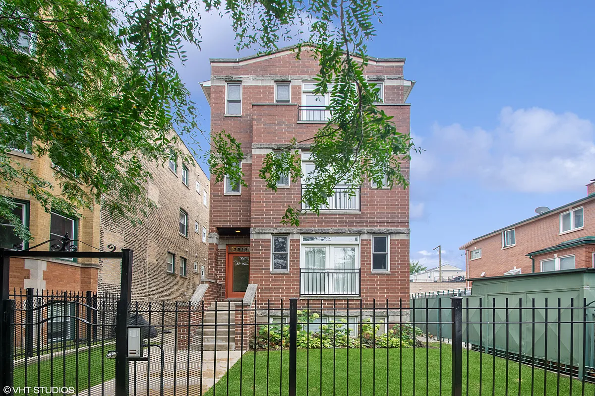 Building Photo - 3519 W Medill Ave #3