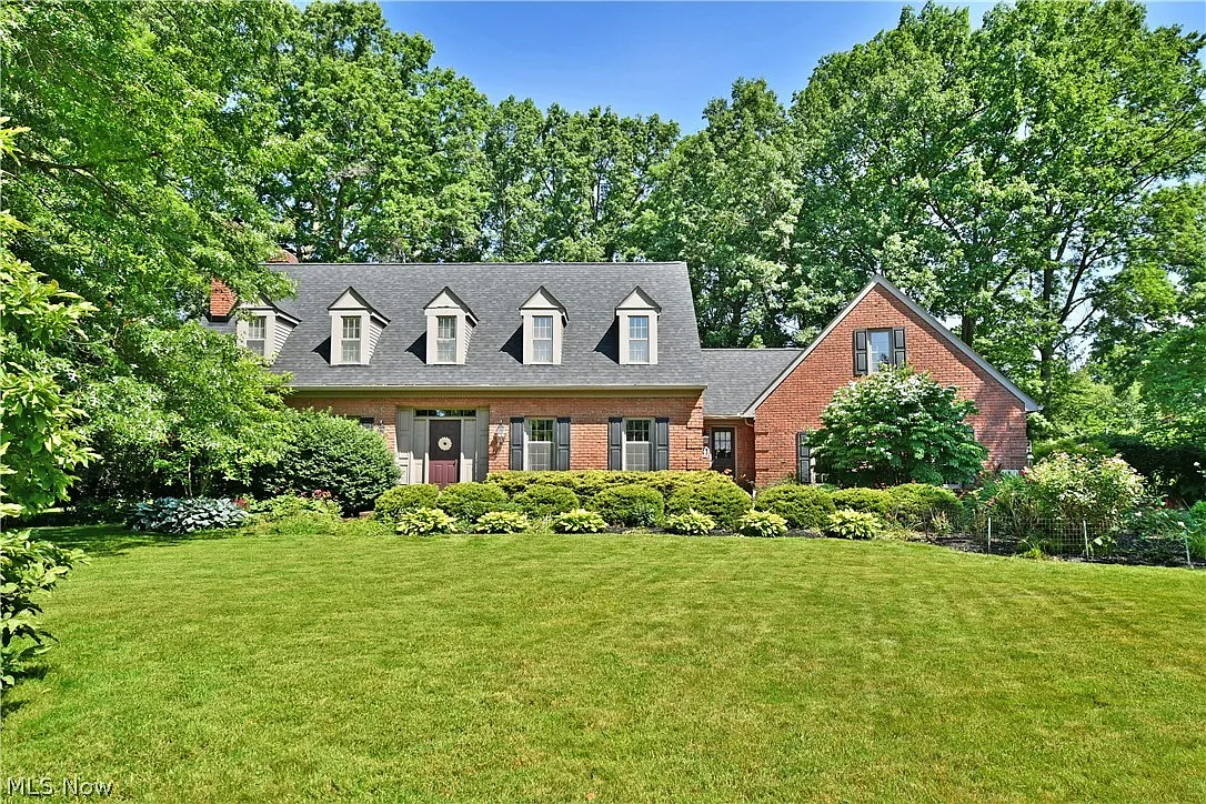 1010 Fairway Ct NE photo 1