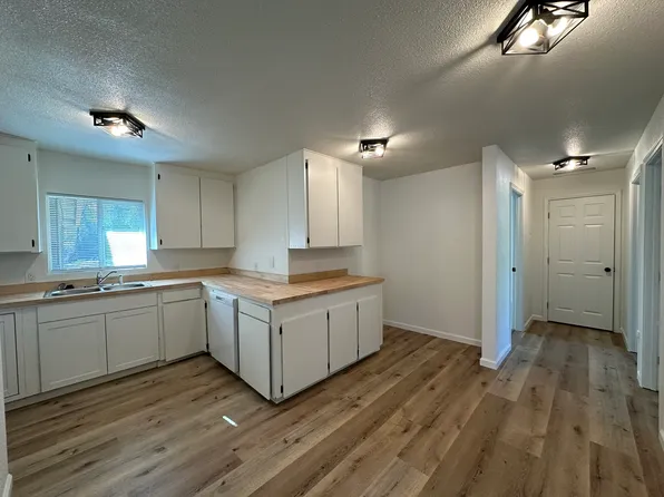 19775 Mono Way, Sonora, CA 95370