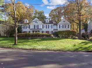 13 Tioga Pass, Short Hills, NJ 07078