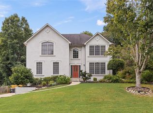 5560 Snowberry Dr, Sugar Hill, GA 30518