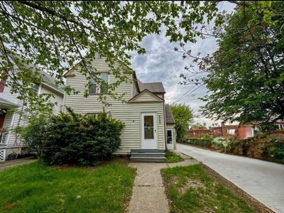 2018 Robin St, Lakewood, OH, 44107