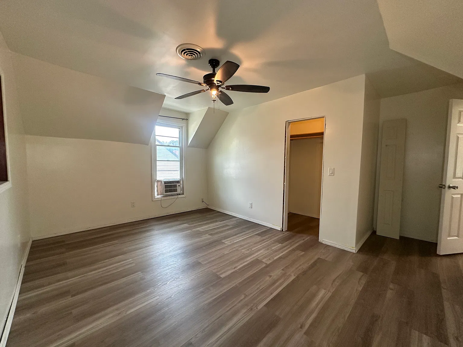 3 bed, 1500 sqft, $1,500 — Photo 4