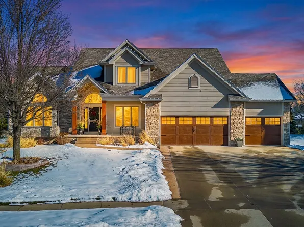 2919 157th St, Urbandale, IA 50323