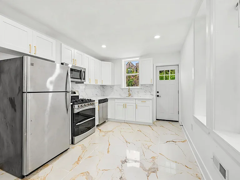 936 N Fallon St — Photo 3
