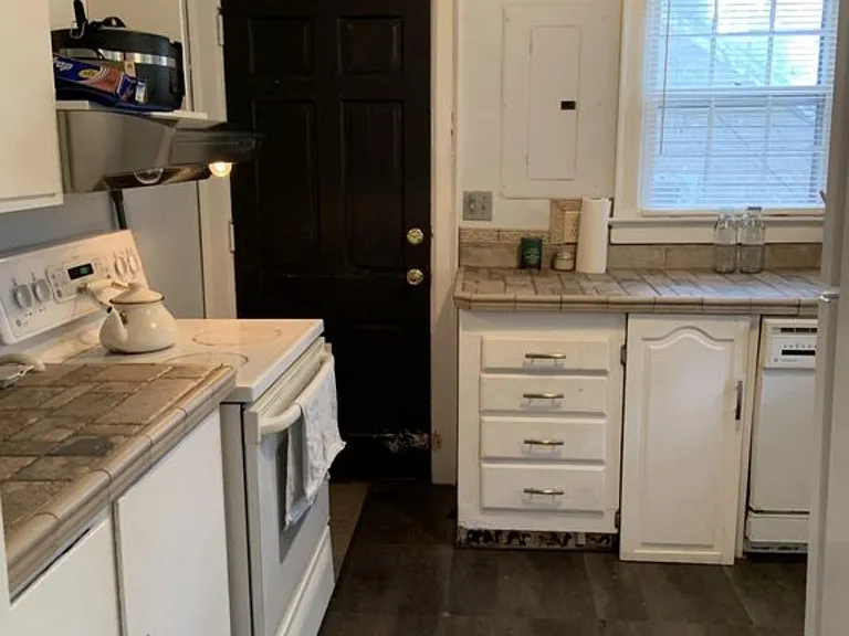 1004 Pine Hill Rd — Photo 9