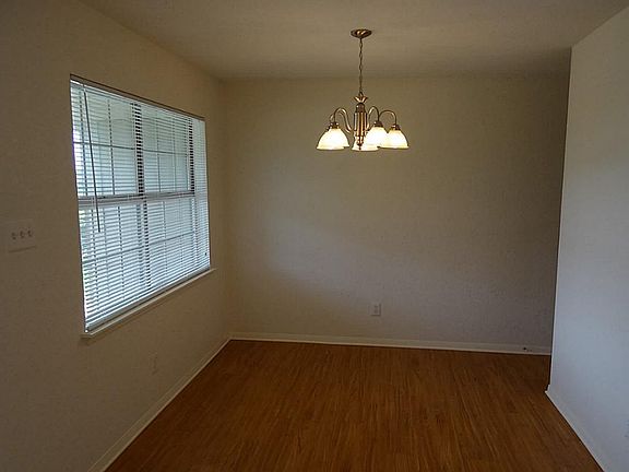 3rd image of 5918 Meadowbrook Ave