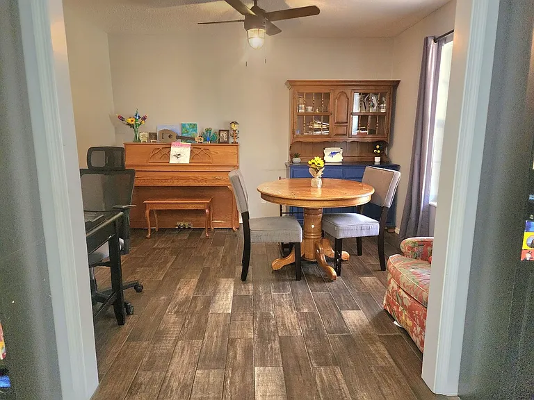 7895 Bay Meadows Dr — Photo 4