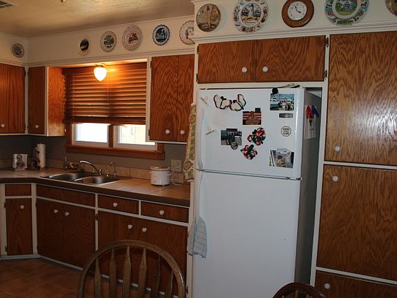 4th image of 125 Carpenter Ln