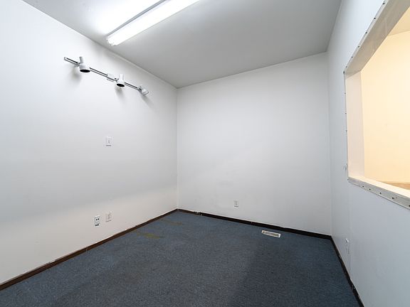 5th image of 209 S Ford Blvd