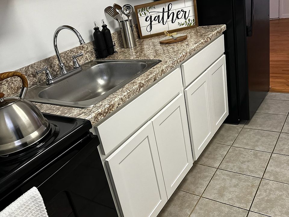 1st image of 1826 Bayard Pl #12