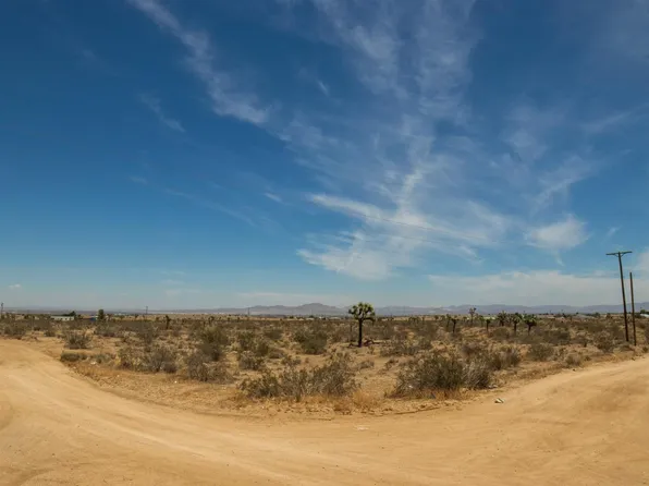 Vinton Rd, Phelan, CA 92371