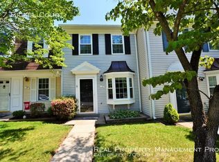 17 Bickel Ct, Sterling, VA 20165