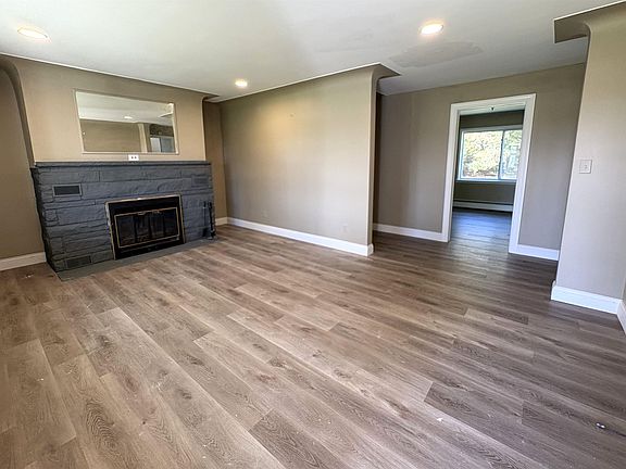 2nd image of 8760 Gratiot Ave