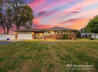 25561 S River Rd, Harrison Township, MI 48045
