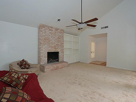 5th image of 15514 Pine Mountain Dr