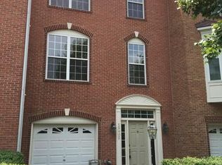 12902 Wood Crescent Cir, Herndon, VA 20171