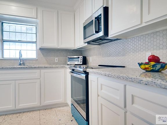5th image of 403 Windcrest Dr