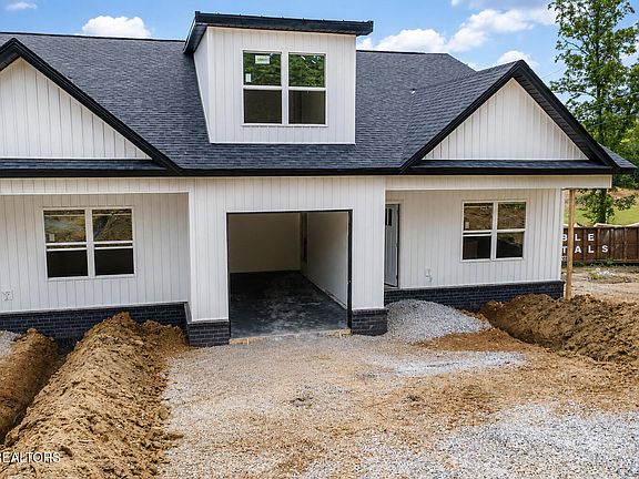 3rd image of 347 Webster Dr