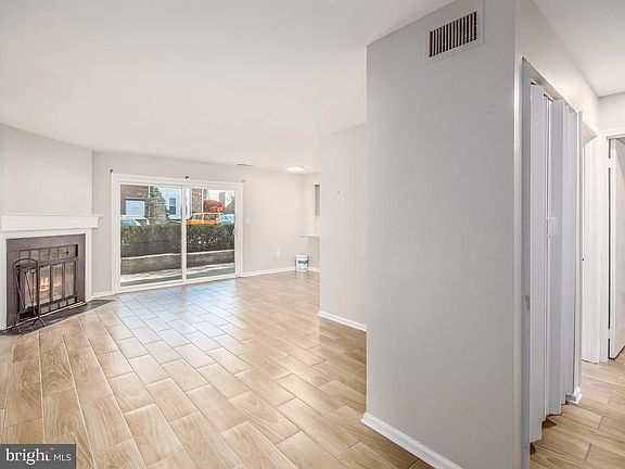 3rd image of 2606 S Arlington Mill Dr #D-4