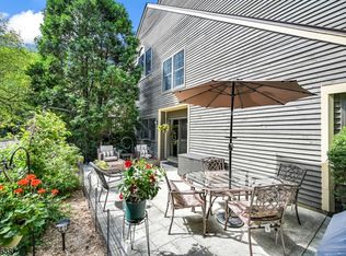 33 Concord Rd BUILDING 33-F, West Milford, NJ 07480