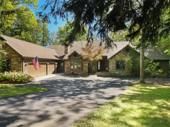 225 N Torch Lake Dr, Kewadin, MI 49648