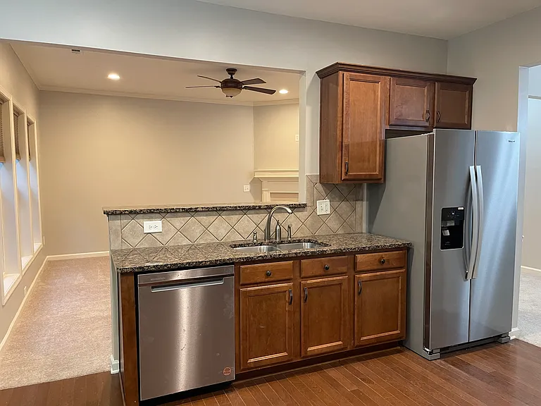 5825 Weddington Dr — Photo 9