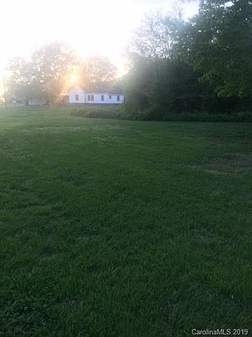 2nd image of 708 Hawkinstown Rd