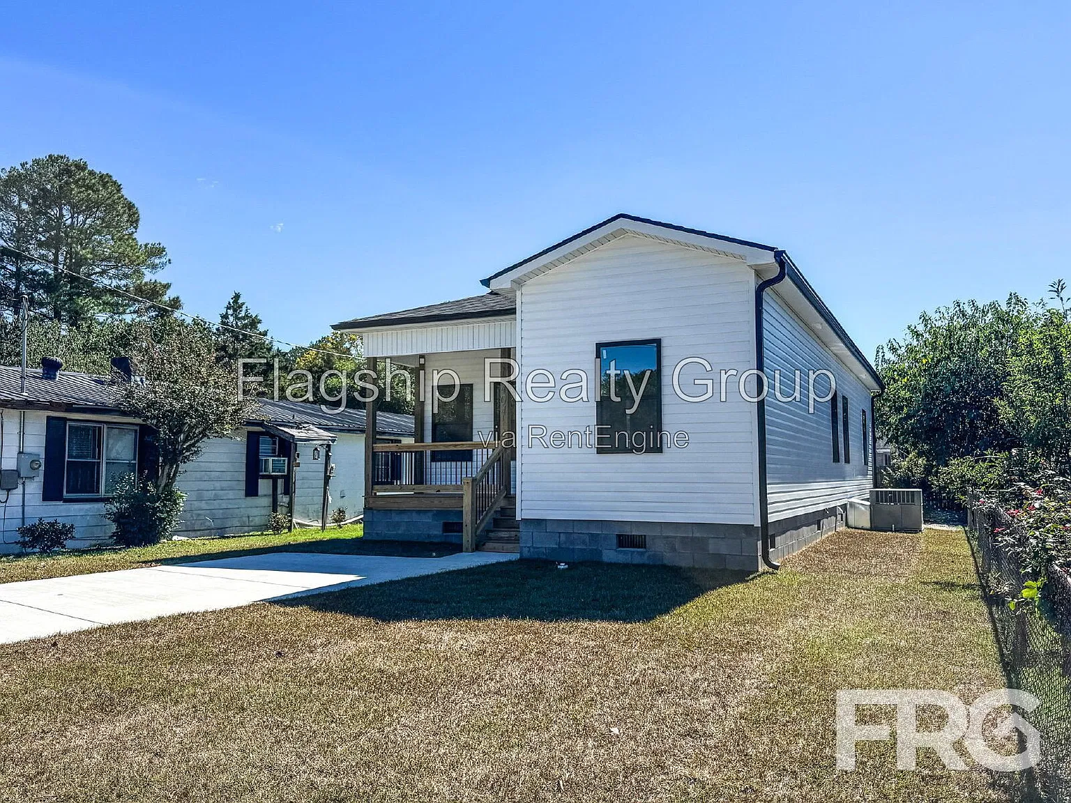 4 bed, 2.0 bath, 1128 sqft, $1,350 — Photo 2