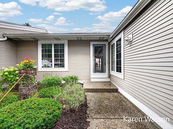 4th image of 259 Appletree Ln