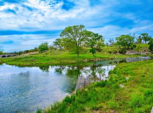 55 Pack Saddle Dr, Harper, TX 78631