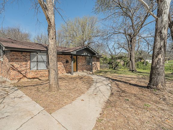 2nd image of 302 W Hale Ave