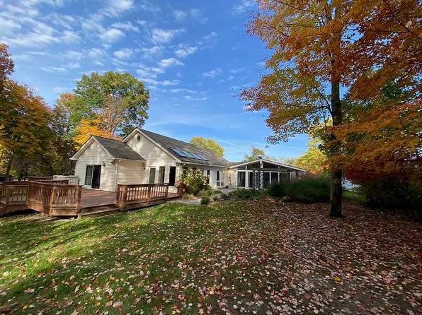 7876 English Dr, Brecksville, OH 44141