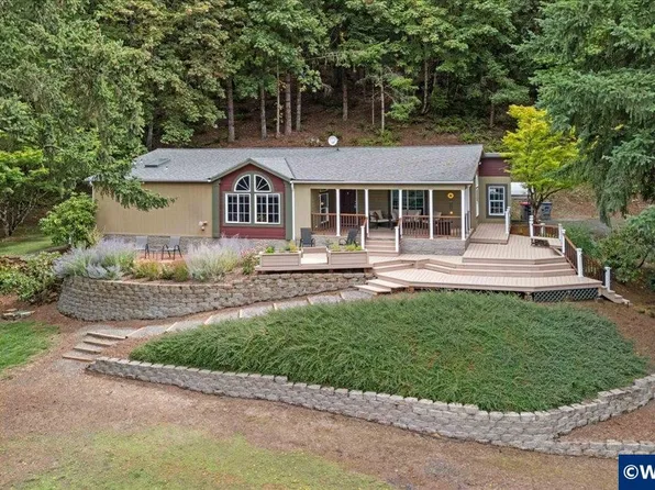 22475 SE Royal Anne Dr, Amity, OR 97101