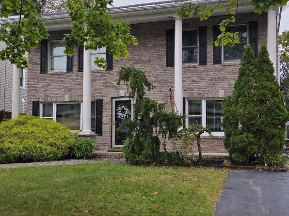 215 Main St, Keyport, NJ 07735