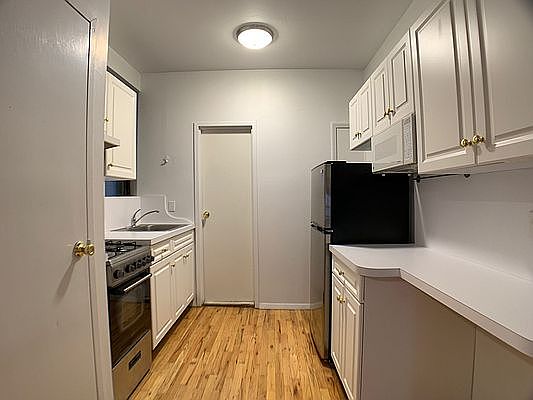 1st image of 244 E 77th St APT 12
