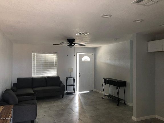 3rd image of 2450 E Tamarisk Ave