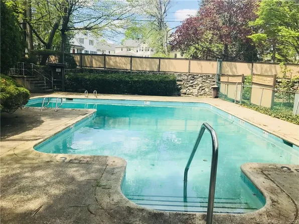 59 Rock Spring Rd APT 32, Stamford, CT 06906