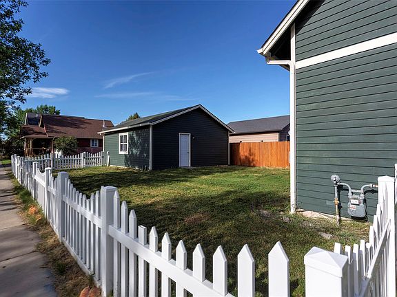 2nd image of 4661 Montrose Dr