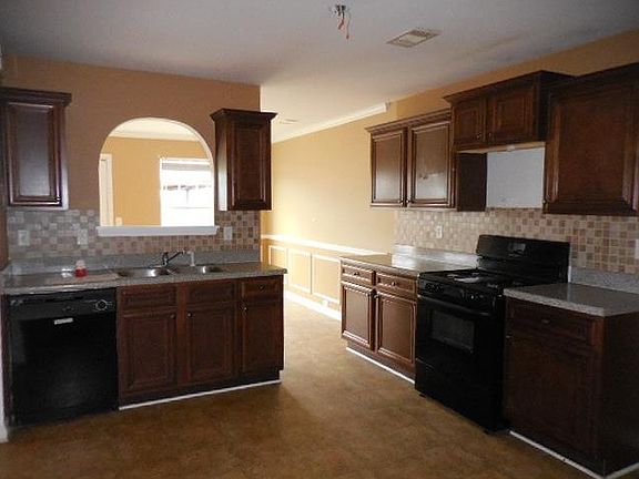 5th image of 5861 Seabright Ln