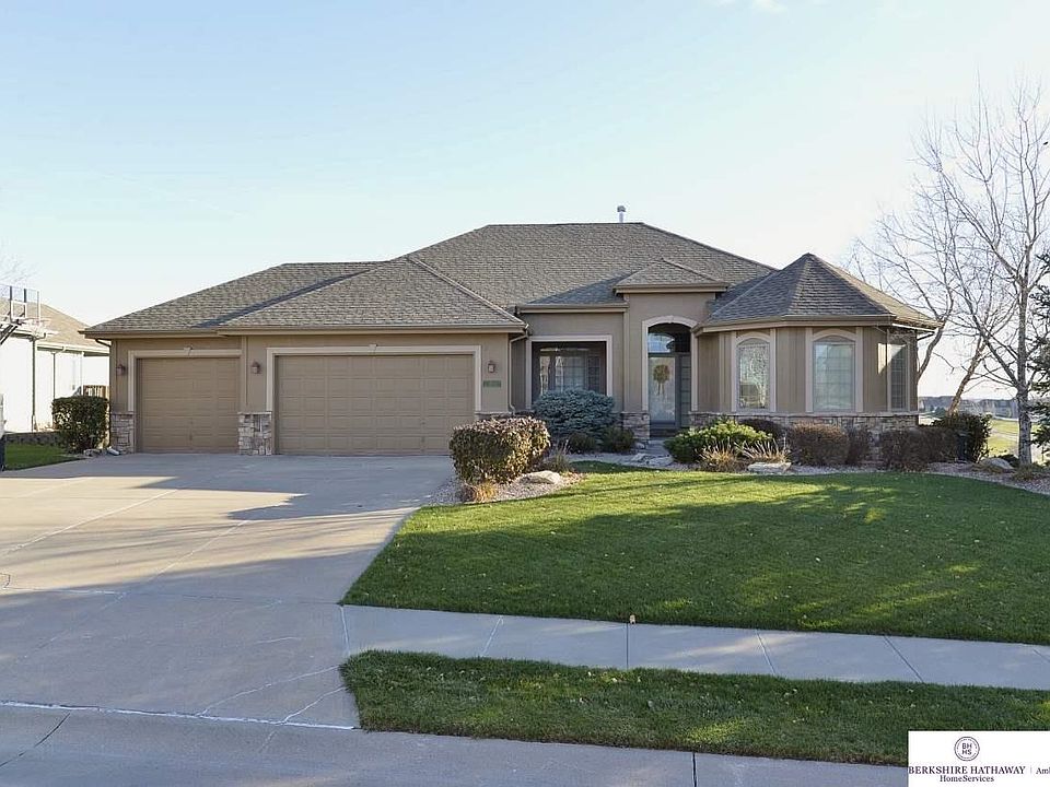 1st image of 5807 N 163rd St