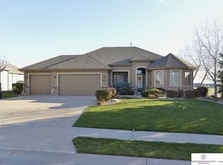 5807 N 163rd St, Omaha, NE 68116